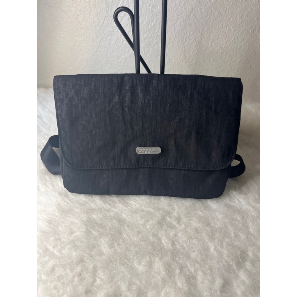 Baggallini Venture Nylon Crossbody Bag Purse Black - Picture 2 of 9
